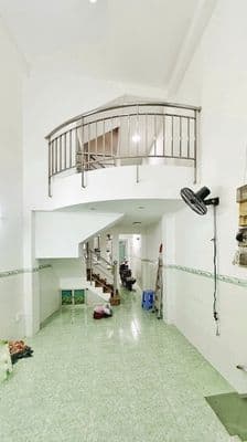 Cho thuê nhà nguyên căn 8/3 Co Giang , Q1