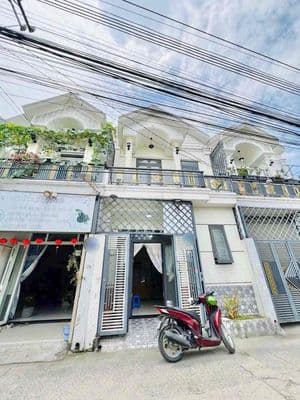 Bán nhà 1 lầu -1 trệt về ở ngay