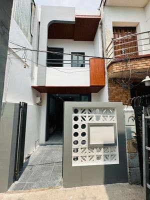 Nhà gân mặt tiên quôc lộ 50 hẻm rộng gần bên xe quận 8