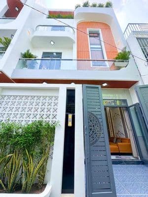 NHÀ PHỐ XÂY DỰNG MỚI ĐỦ NỘI THẤT HẺM THÔNG THOÁNG 1942 HUỲNH TẤN PHÁT