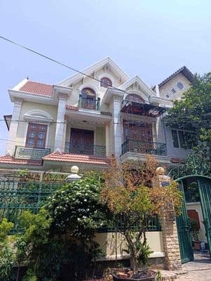 Biệt Thự sân vườn bên sông 7PN 4WC - Khu Tân Quy Đông, Quận 7 | 12*20m