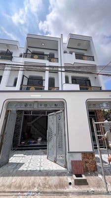 Nhà mới Ngã 3 Tân Kim QL50 có hoàn công đường xe hơi