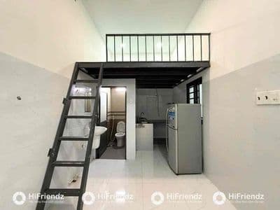 EM TRỐNG LẠI PHÒNG TRỆT Y CLIP SẠCH SẼ THOÁNG CÓ KỆ BẾP