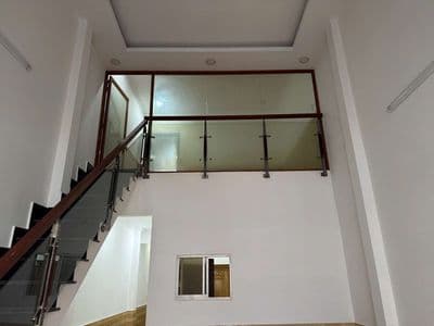Cẩn Bán gầp nhà 1xẹt phan văn hờn DT 4 x14,5 .1 trệt 1 Lửng 3PN 2WS