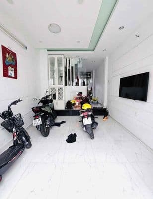 Nhà 3 tầng, gần mặt tiền phạm thế hiển p4 (3.6x15m)