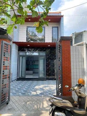 Nhà lái thiêu giáp vĩnh phú 83,8m có sân ô tô giá 4,35 tỷ