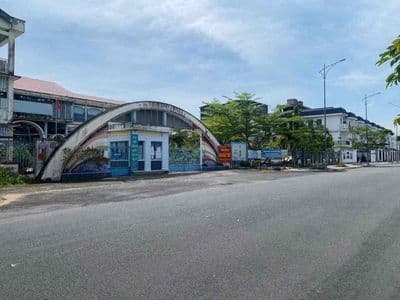 Nền siêu đẹp đối diện trường học khu hành chính tỉnh
