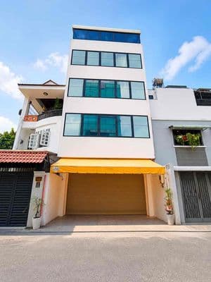 Cho thuê toà nhà vew kính nguyễn gia trí dtsd 500m2