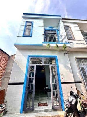 bán gấp căn nhà 4x10 525tr giáp Cầu Lớn Hóc Môn