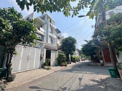 NHÀ KHU ĐỒNG BỘ PHÂN LÔ - ĐƯỜNG XE HƠI TRÁNH - GẦN HIỆP BÌNH