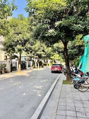 Tôi bán nhà bt kđt định công 160m2 4t gara -oto tránh -vỉa hè 46 tỷ
