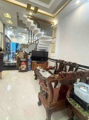 BÁN NHÀ MẶT TIỀN, HT44
