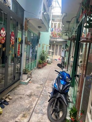 Bán nhà 1 trệt 1 lầu gần trung tâm và quận 6