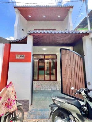 Nhà đẹp, hẻm nhánh, cách hồ Búng Xáng chỉ 50 m, đậu xe hơi thoải mái