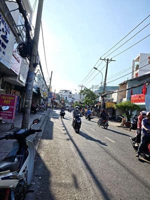 mặt tiền Tân Hòa Đông 6x30 trống suốt