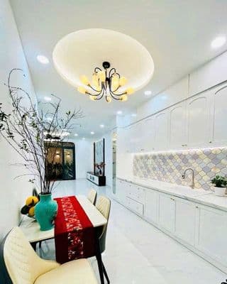 NHÀ ĐẸP Ở LIỀN – NGAY CHỢ AN NHƠN – NGANG LỚN 5.5M -SỔ ĐẸP CHO VAY