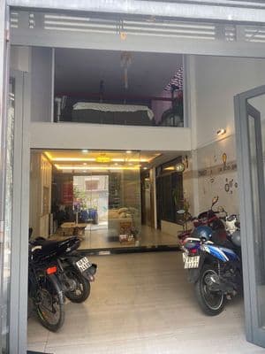 CHDV 1 trục HXH sát Quang Trung P10, DT 77m2, 3 lầu, 25tr/th, 12.7tỷTL