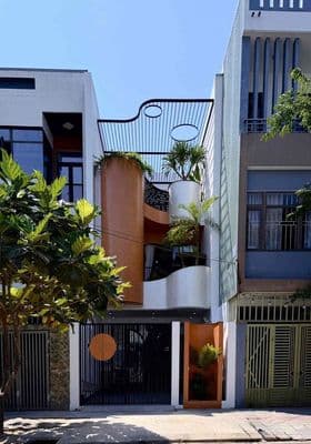 BÁN NHÀ ĐẸP GẦN SÔNG CÔNG VIÊN TẠI HOÀ XUÂN MỚI TINH FULL NỘI THẤT