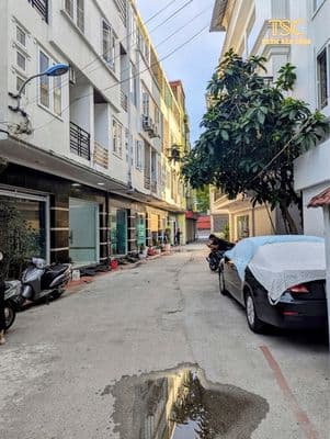 Độc, Bán nhà Nguyễn Văn Linh, oto đỗ cửa ngày đêm, 50m2x5T, hơn 4 tỷ