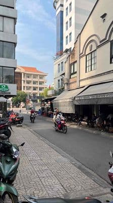 chung cư tầng trệt mặt tiền đường Nguyễn án Q5