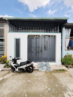 Bán gấp căn nhà mới gần BV Xuyên Á - Củ Chi, 105m2, Giá 895 Triệu, Shr