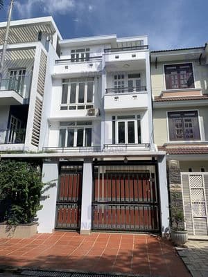 Cho Thuê Nhà Mới 100% , Trệt 3 Lầu,6PN,6WC,Giá 25TR