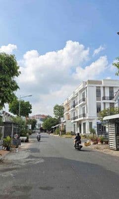 Nhà lầu Rộng Mặt tiền trục chính kdc Hoàng Quân Thuận tiện kinh doanh