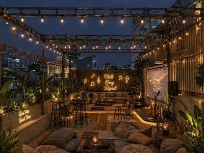 Cho thuê mặt bằng sân thượng - rooftop mặt tiền quận 1