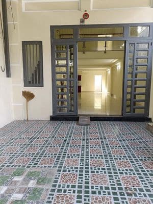 Chủ chuyển về quê nên để lại nhà 200m2 ở Đ Suối Sâu , giá 800tr , shr.