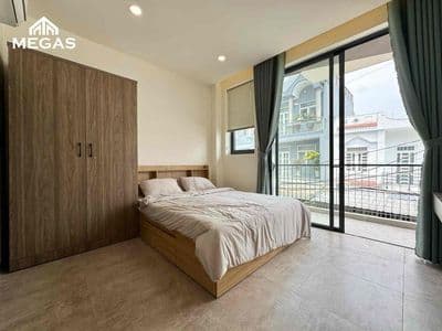 Căn hộ dịch vụ đầy đủ nội thất - ban công ngay nguyễn thái sơn