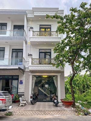 CẦN RA NHANH - NHÀ 1 TRỆT 2 LẦU - KDC HỒNG LOAN - 4 TỶ 850 TR