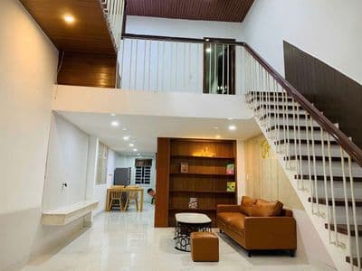 NHÀ ĐẸP MỚI 2PN MẶT TIỀN GẦN LÊ PHỤNG HIỂU