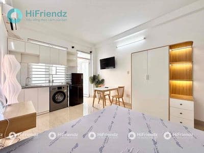 STUDIO BAN CÔNG THOÁNG ĐẦY ĐỦ NỘI THẤT THANG MÁY NGAY TRUNG TÂM