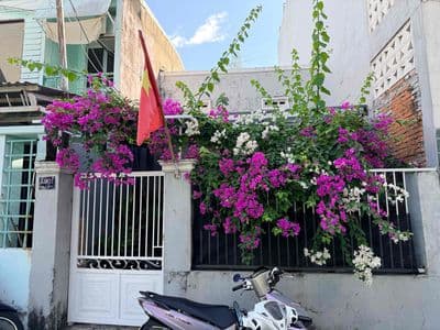Cho Thuê Nhà Sân Vườn Khuê Mỹ Nhà đẹp, thoáng mát, đầy đủ nội t