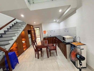 CHO THUÊ NHÀ 3 TẦNG MT ĐOÀN KHUÊ – NAM VIỆT Á