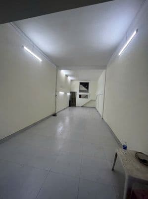 NHÀ NGUYÊN CĂN ĐƯỜNG TRẦN HƯNG ĐẠO , QUẬN 1 , TRỆT 3 LẦU , GIÁ 35 TR