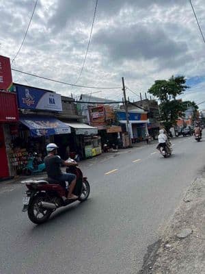 NHÀ ĐẸP Ở NGAY -HẺM XE HƠI- 2 TẦNG - SÁT MT QUANG TRUNG GV - 3,6TỶ