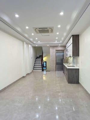 NHÀ MỚI THƯỢNG THANH 45m 6 TẦNG THANG MÁY–Ô TÔ VÀO NHÀ–CHỈ 16TR