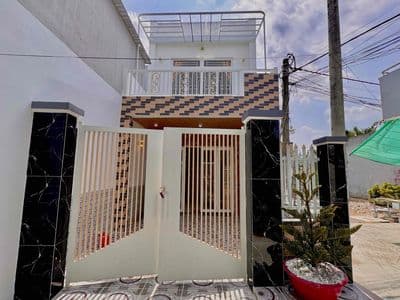Nhà Mới 1 Lầu 100m Ngay Ngã Ba Tân Kim 5 Phòng Ngủ. Sổ Hồng Riêng