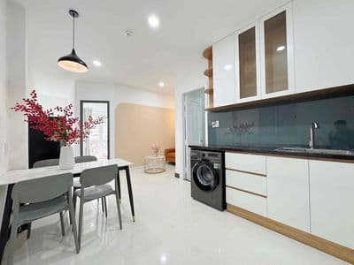 1PN CÓ BAN CÔNG RỘNG HƠN 40m2 SIÊU VUÝP NGAY TOÀ NHÀ VIETTEL QUẬN 3