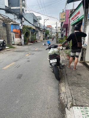 Nhà cấp 4, DT 4,7 x 34m, MT đường ĐHT gần chợ cây sộp gái 9,5 tỷ TL