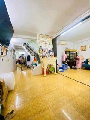 Bán nhà 3 tầng dt 51m2 ngang 5,3m 4pn ko qh hưng phú quận 8