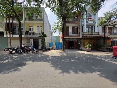 Đất đẹp mặt tiền trục chính kdc Toa Xe Dĩ An
