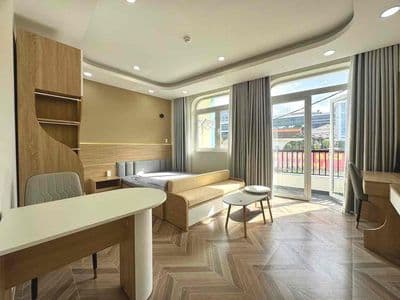 Căn Ban công Rộng 45m2 Tách bếp ngay Etown Cộng Hoà - Ga T3 - Ấp Bắc