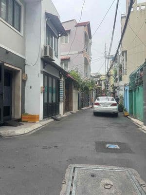 Hẻm XH tới nhà, hẻm thông, số: 694// Nguyễn kiệm - ngay ngã 3 Hồ V.Hue