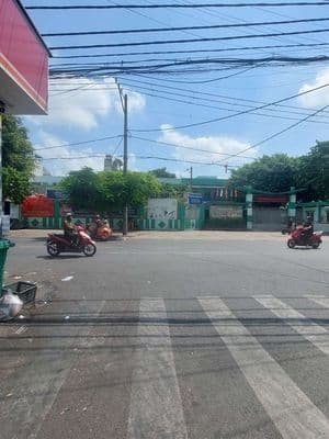 Bán nhà hẻm 6m đường thạch lam, gần lũy bán bích