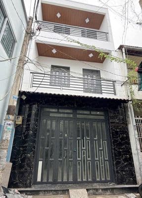Nhà 3 tầng hẻm thông, Ni Sư Huỳnh Liên cạnh Vinmart Bàu Cát.