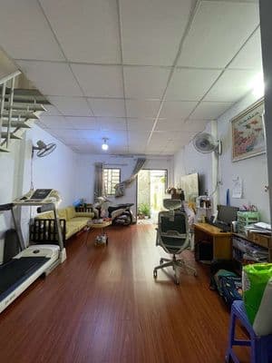 Nhà Trường Chinh, Đông Hưng Thuận