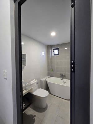chính chủ bán nhà mới đẹp, hẻm an ninh, yên tĩnh