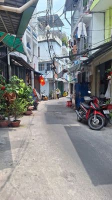 Bán nhà Cách mạng tháng 8, Quận 3, 46m2, 3 tầng, hẻm xe hơi thông